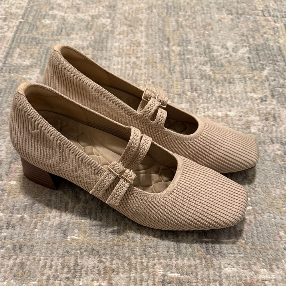 VIVAIA Almond Square-Toe Mary Jane Heels ♻️✨ (US 8.5)